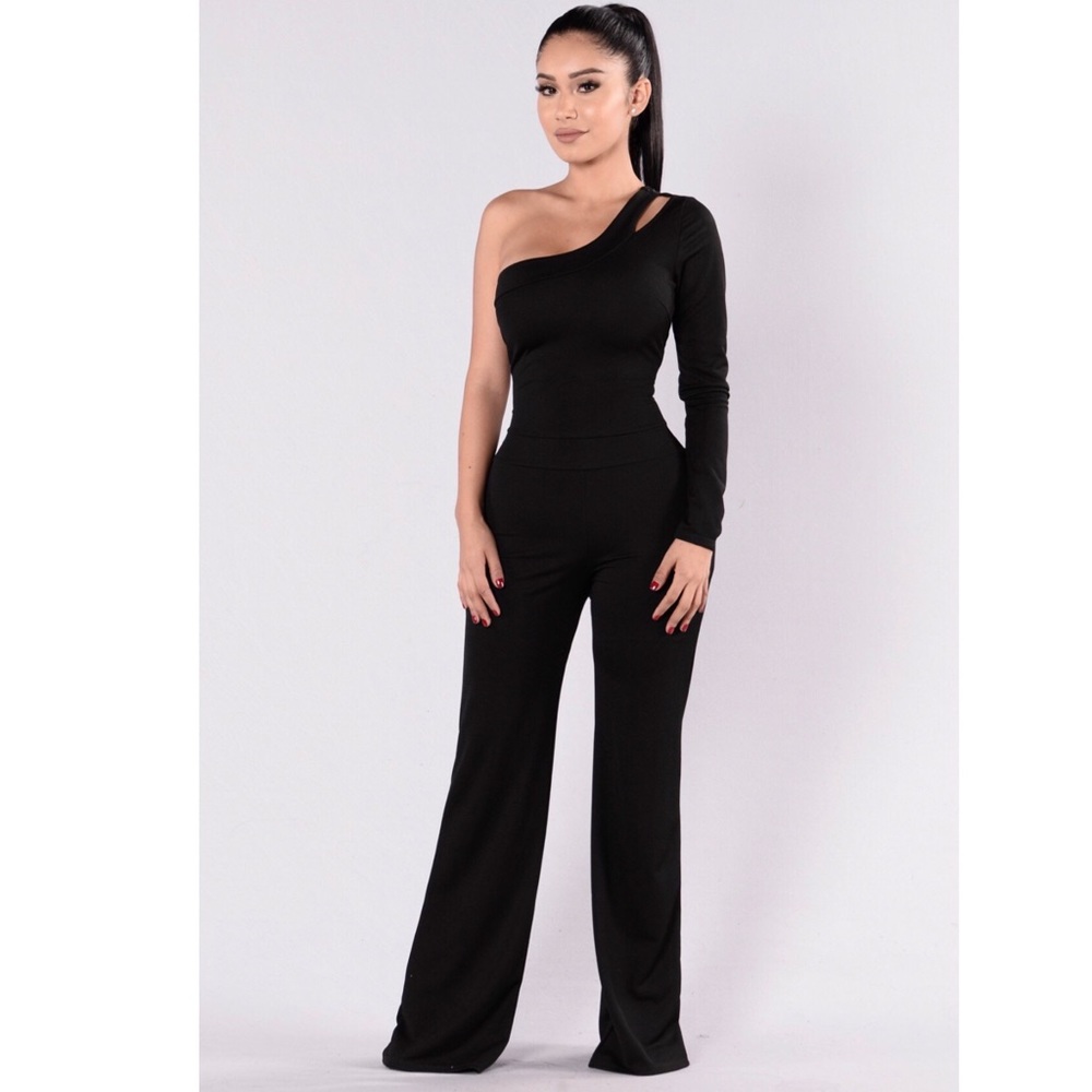 Fashion Nova One Shoulder Jumper (Worn Only Once)